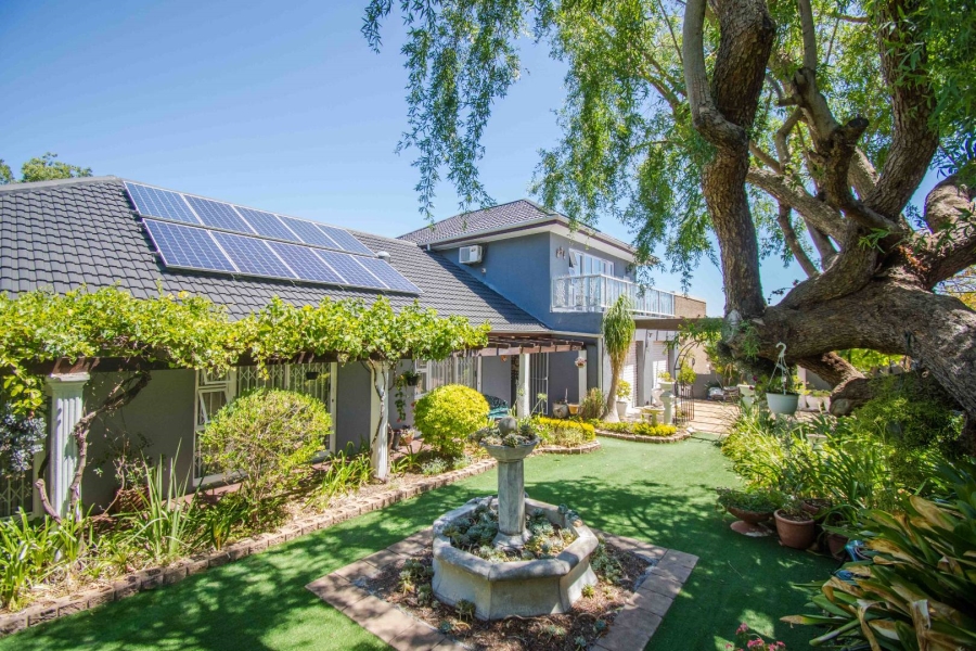 4 Bedroom Property for Sale in Heldervue Western Cape